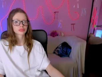 daisy_baby_ webcam model stream image