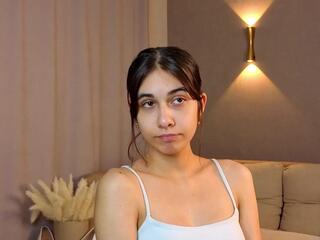 Dionna Hutts webcam model stream image