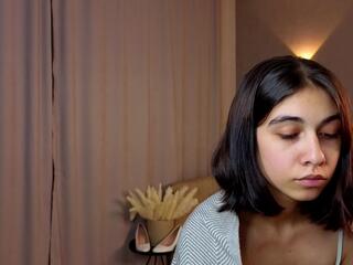 Dionna Hutts webcam model stream image