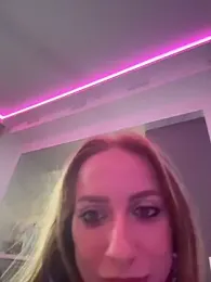 LunaAlya webcam model stream image