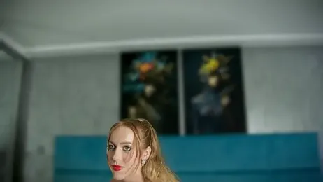 LunaAlya webcam model stream image