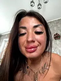 RuslanaXX webcam model stream image