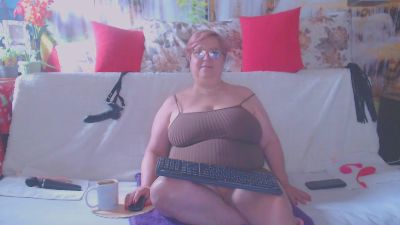 QueenPammy webcam model stream image