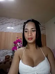 DollyWinter webcam model stream image