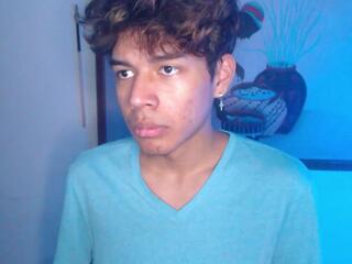 Marcus Countre webcam flirt4free model stream image