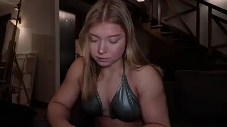 VanillaLivitski webcam model stream image