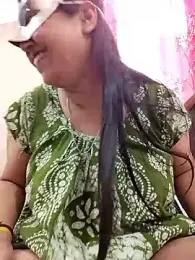 hornybitch690 webcam model stream image