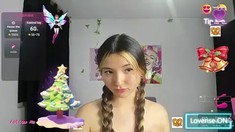 Alice_bloom_ webcam model stream image