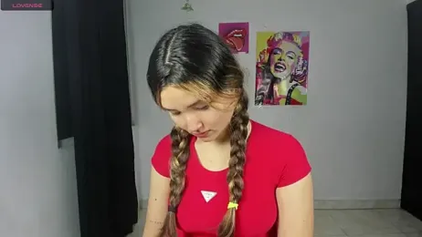 Alice_bloom_ webcam model stream image