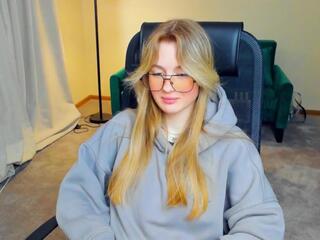 Lavonda Bellefontaine webcam model stream image