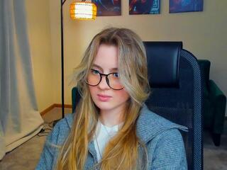 Lavonda Bellefontaine webcam flirt4free model stream image