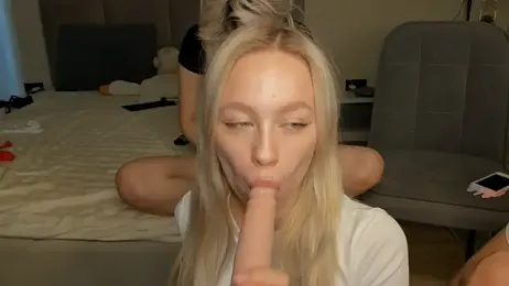 blondegirlss webcam model stream image