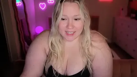 PiggyRose webcam model stream image