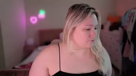 PiggyRose webcam model stream image