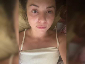 HelgaLeo webcam model stream image