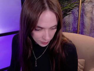 Isabel Adams webcam model stream image
