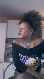 BlackWitchSG webcam model stream image