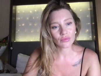 StellaMuse webcam model stream image