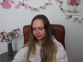 Khaleesi Moon webcam model stream image