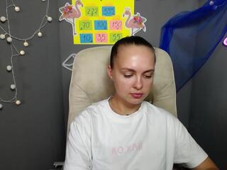 Khaleesi Moon webcam flirt4free model stream image