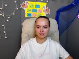 Khaleesi Moon webcam model stream image