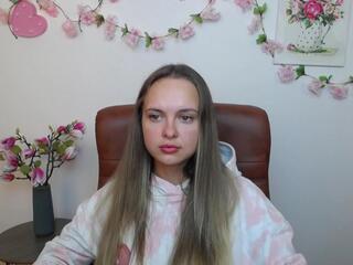 Khaleesi Moon webcam model stream image