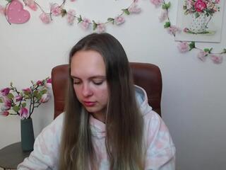 Khaleesi Moon webcam model stream image