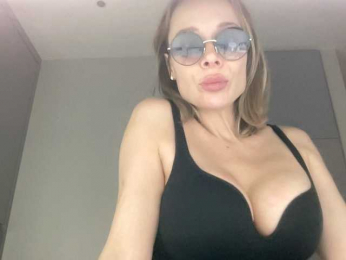 Holina7 webcam model stream image