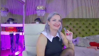 LadyTouch4u webcam model stream image