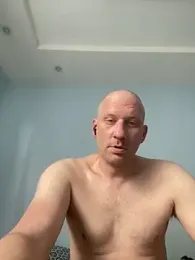 Krzysiekg123 webcam model stream image