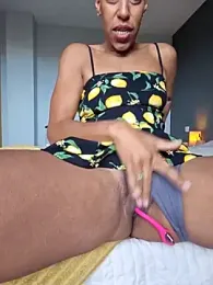 Goldenlace webcam model stream image