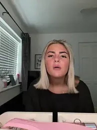 KatieGrace webcam model stream image
