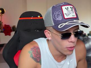 Duncan Collins webcam model stream image