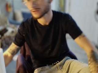 youngkubenski215 webcam model stream image