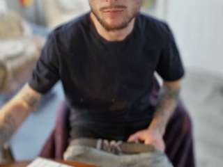 youngkubenski215 webcam model stream image