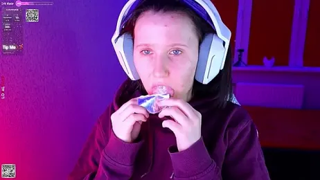 mon_lola webcam model stream image