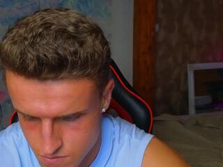 Leo Cavalli webcam flirt4free model stream image