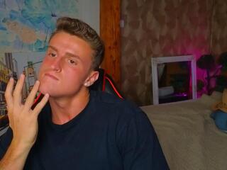 Leo Cavalli webcam model stream image