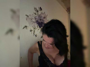 RoyalBreasts webcam model stream image