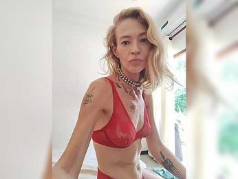 LylyaSurvived webcam model stream image