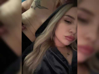 SMILE_Girl webcam bongacams model stream image