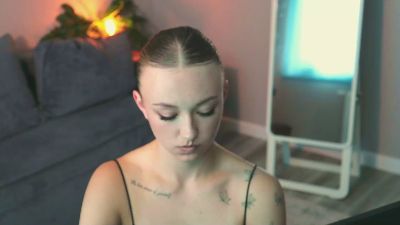 AlisonScaringe webcam model stream image