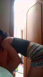 Secretsky webcam model stream image