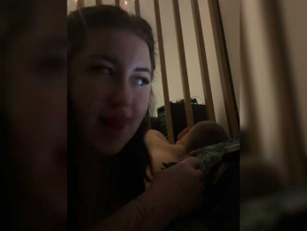 MoonAura webcam bongacams model stream image