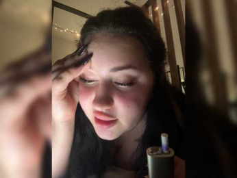 MoonAura webcam model stream image