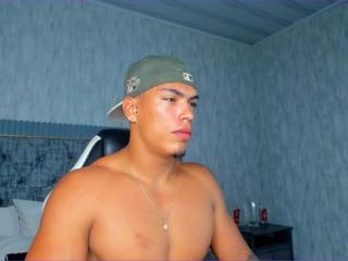 Max Mayers webcam flirt4free model stream image