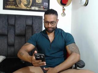 Blade Strong webcam model stream image