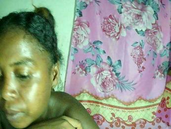 Christina-2 webcam model stream image