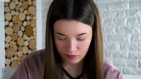 LowOncoming webcam model stream image