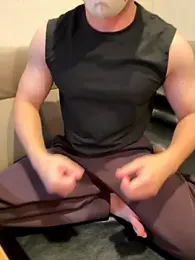 Riku_999 webcam stripchat model stream image